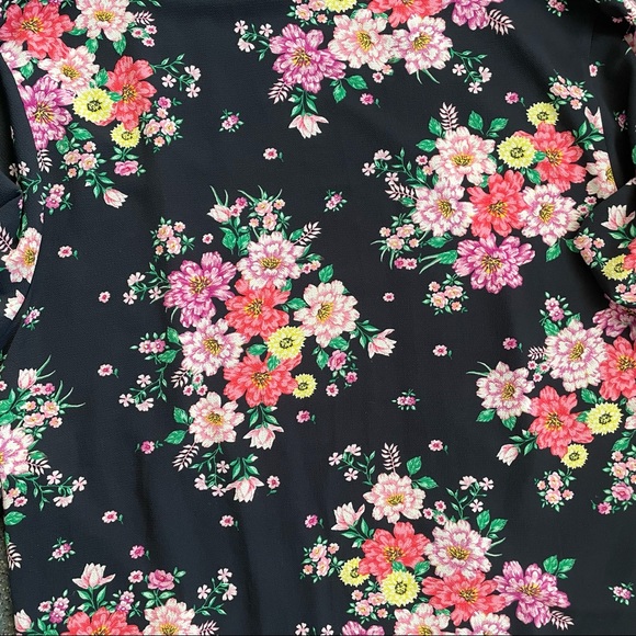 Divided Black Floral Robe - Picture 5 of 9